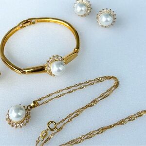 14KGP Glass Pearl Jewelry SET Necklace 18” , EARRINGS and BRACELET 7.5”